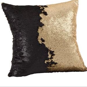 🆕 18” Gold Sequin Mermaid Design Down Filled Throw Pillow
